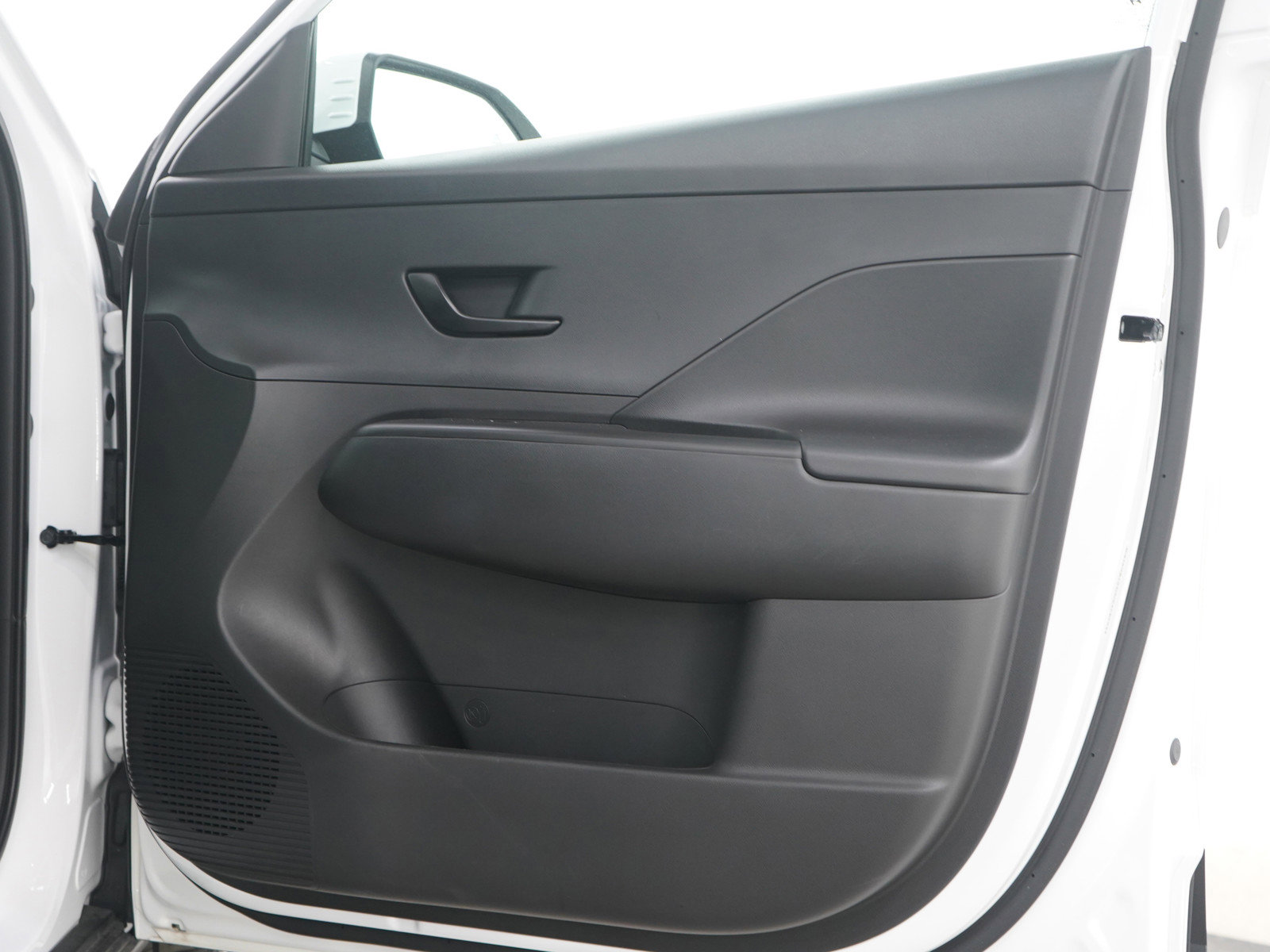 Used 2025 Hyundai Kona SEL image 12