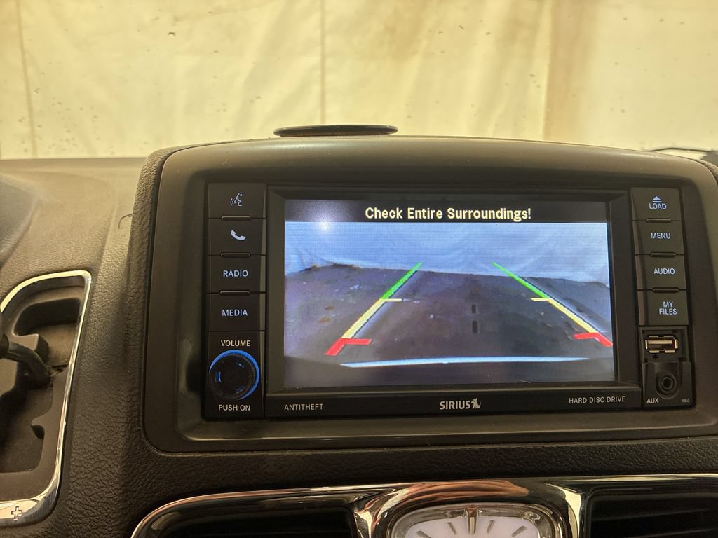 Used 2014 Chrysler Town & Country Touring FWD image 22