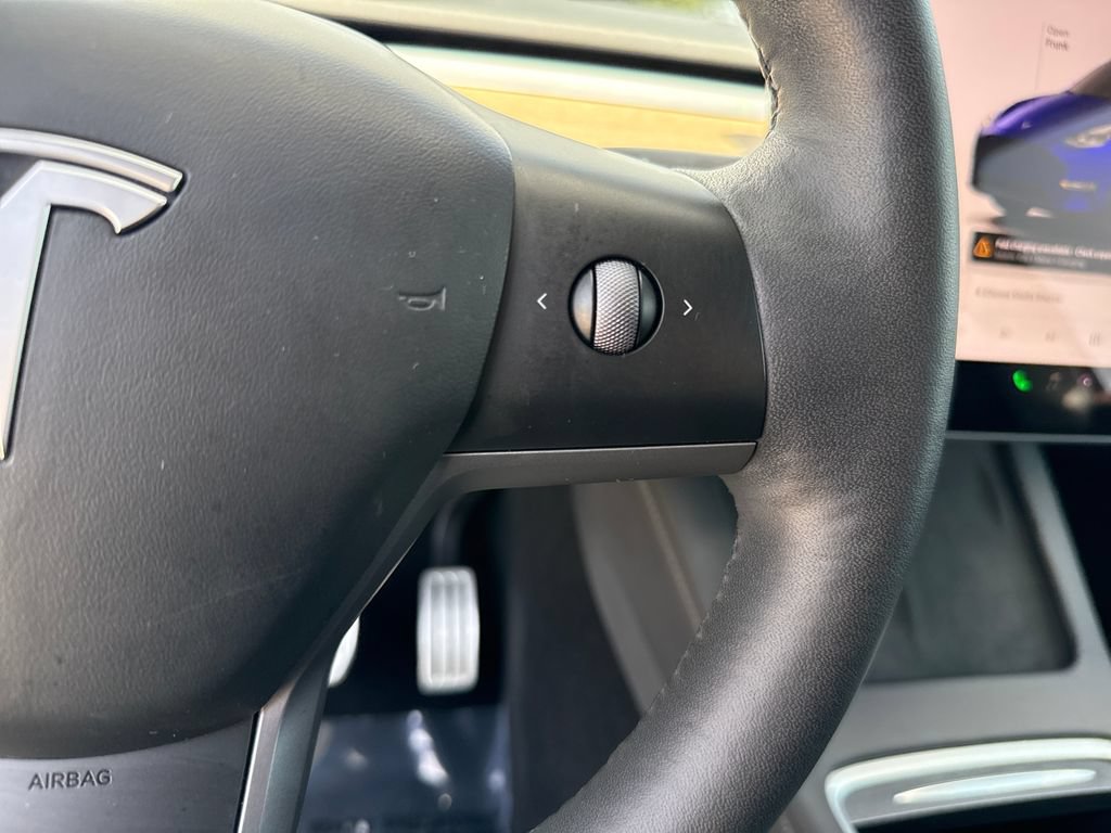 Used 2023 Tesla Model Y Performance AWD/4WD image 15