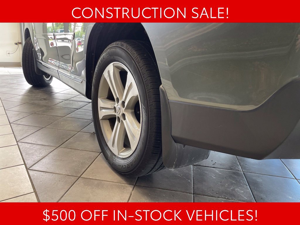 Used 2012 Toyota Highlander Limited w/ Tow Pkg AWD/4WD image 19
