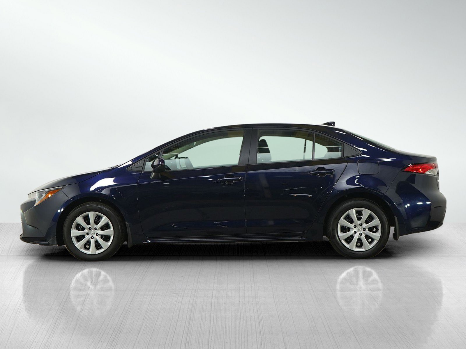 Used 2023 Toyota Corolla LE FWD image 2