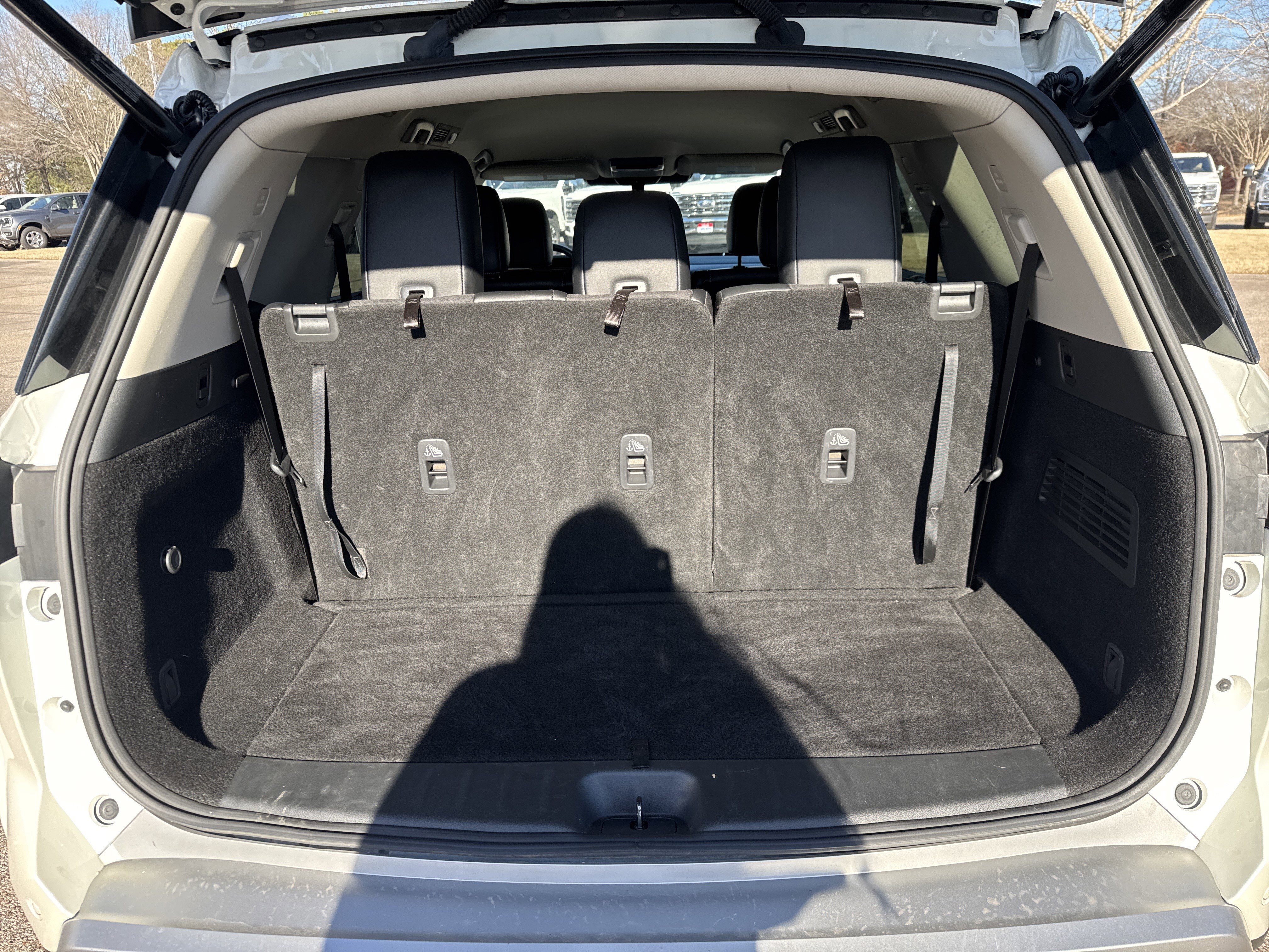 Used 2023 Nissan Pathfinder SL image 13