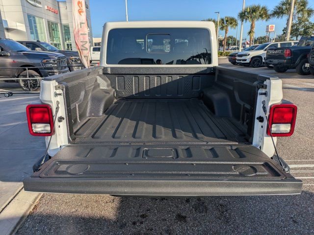 New 2025 Jeep Gladiator Sport image 11