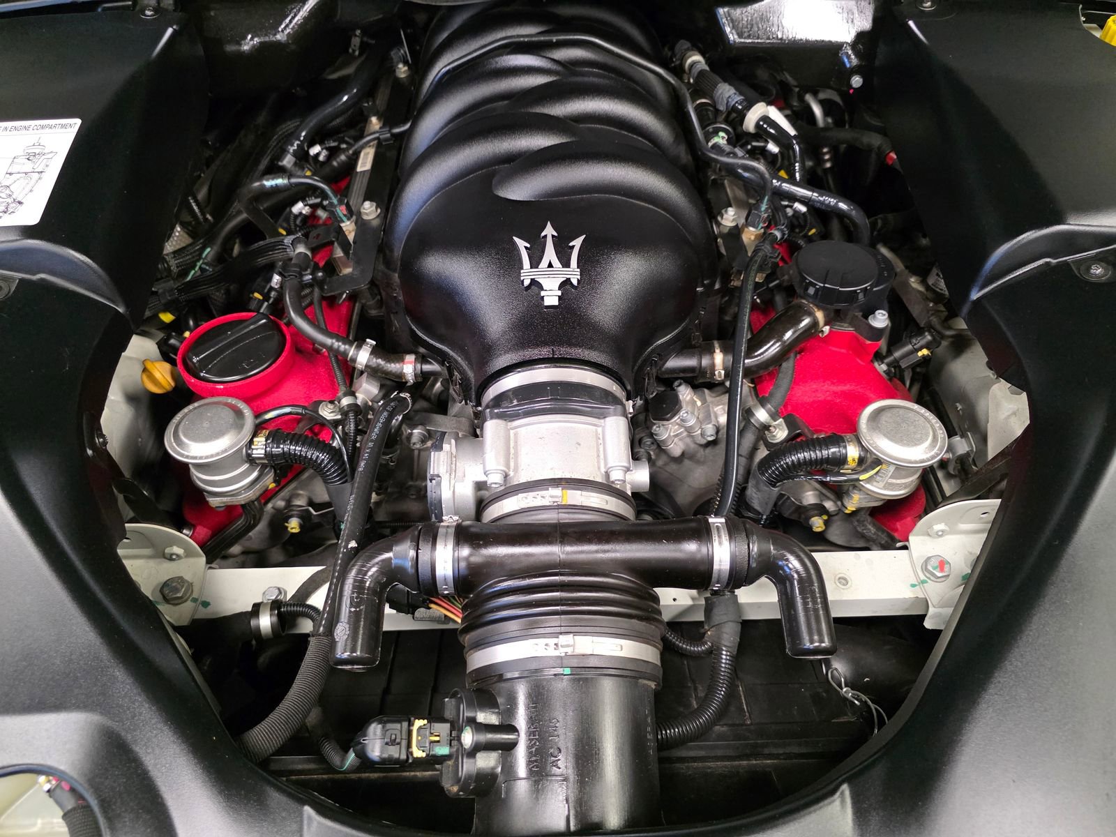 Used 2015 Maserati GranTurismo Sport RWD image 33