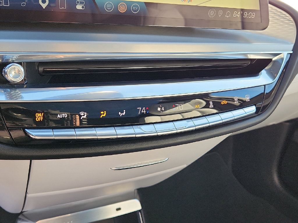 Used 2024 Cadillac Lyriq Luxury RWD image 16