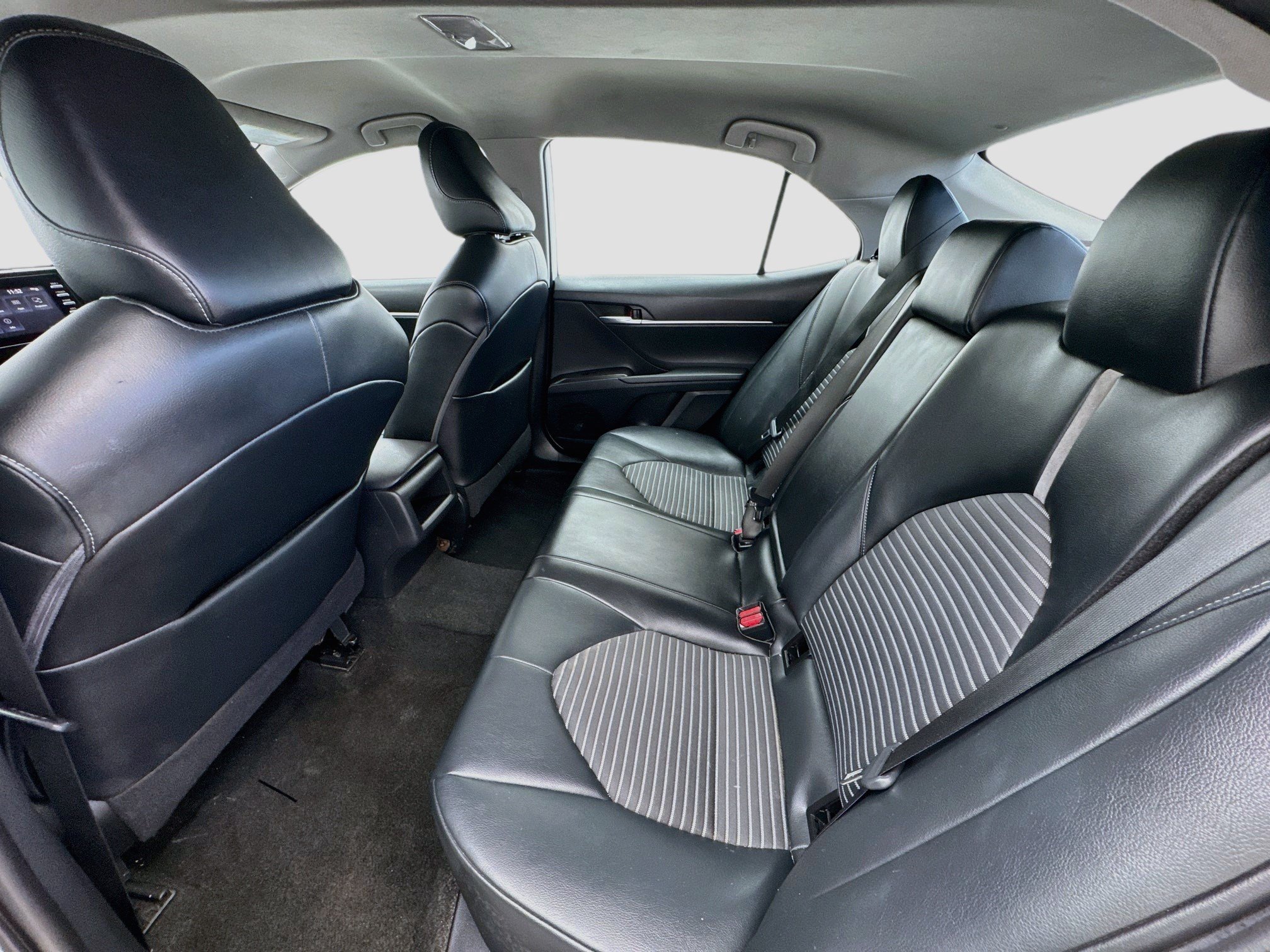 Used 2021 Toyota Camry SE FWD image 15