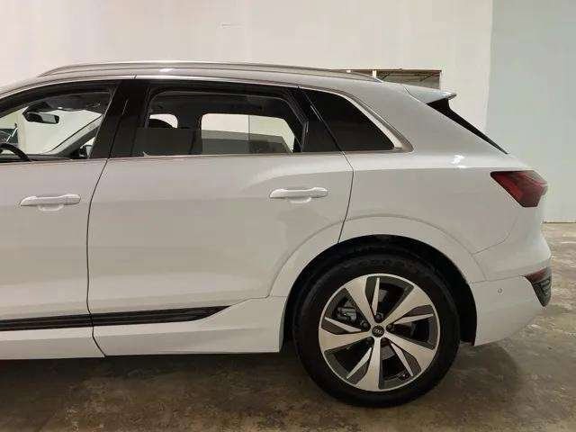 Used 2024 Audi Q8 e-tron Premium Plus w/ Premium Plus Package image 96