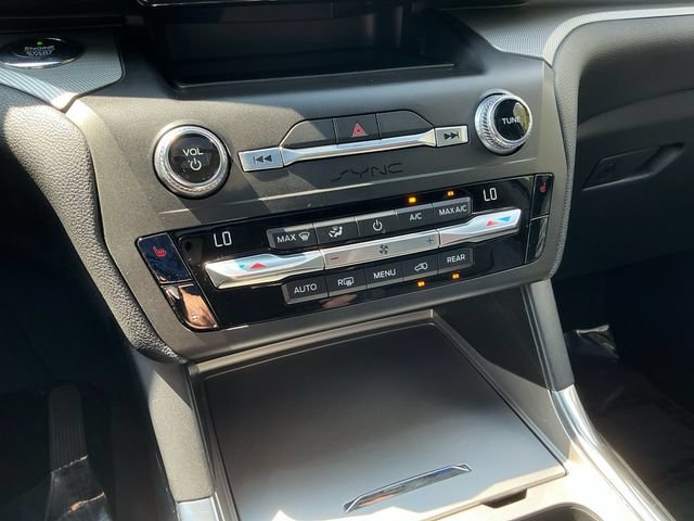 Used 2020 Ford Explorer XLT w/ Equipment Group 202A AWD/4WD image 22
