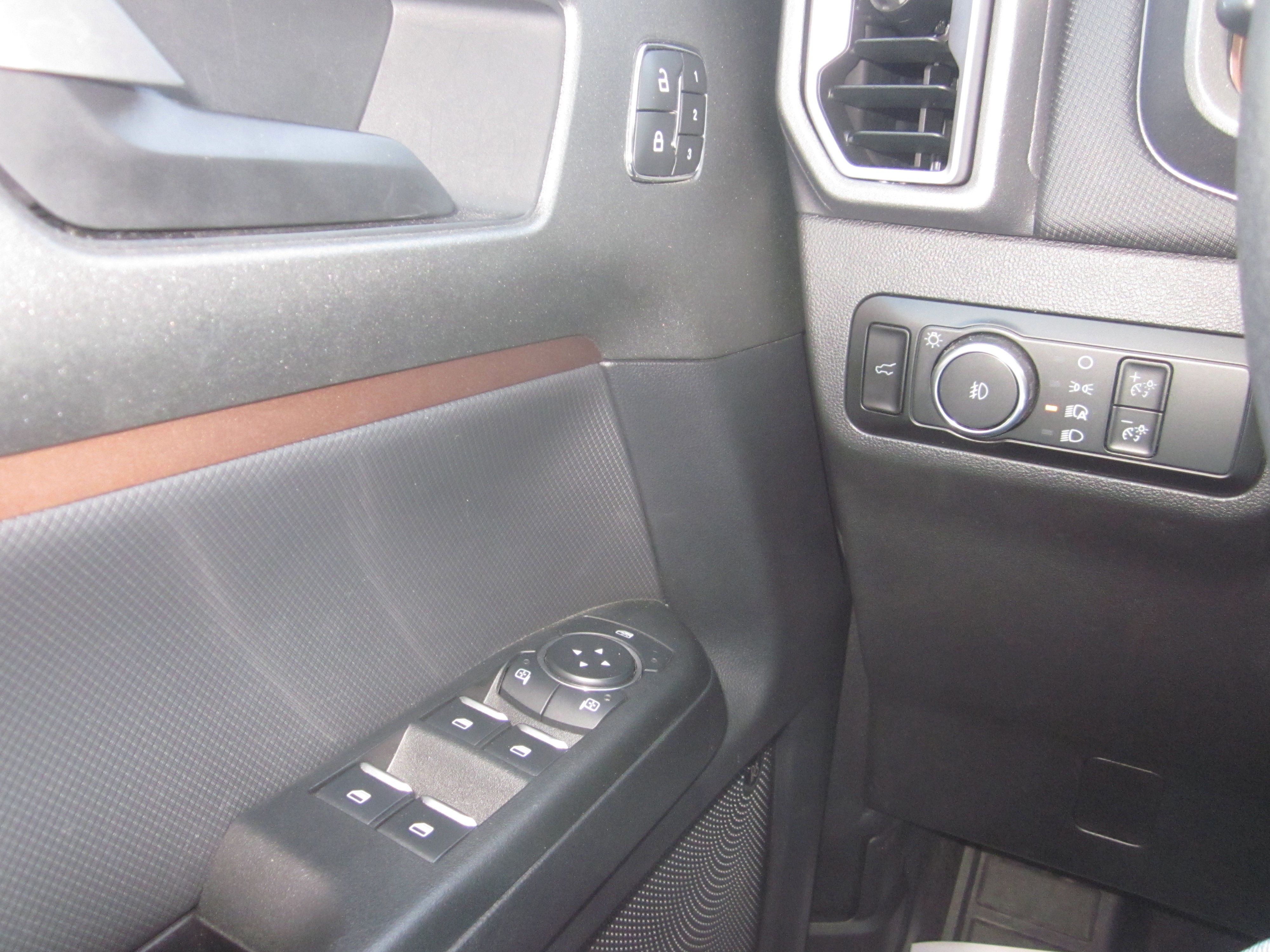 Used 2025 Ford Bronco Sport Outer Banks w/ Outer Banks Tech Package+ image 21