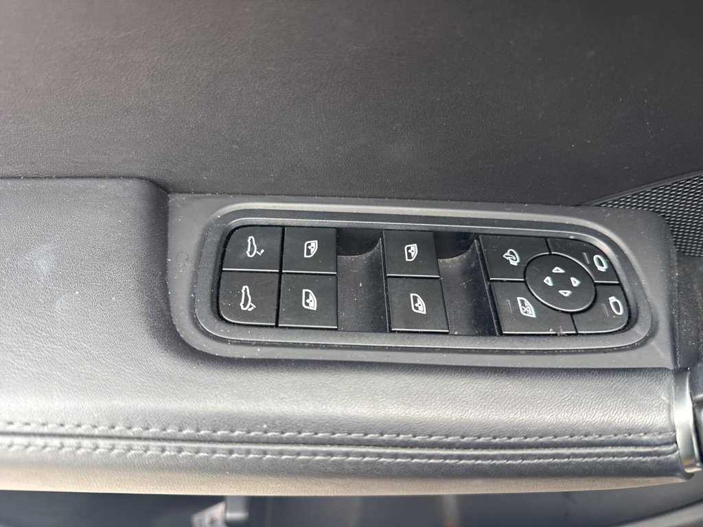 Used 2023 Porsche Cayenne S Platinum image 24