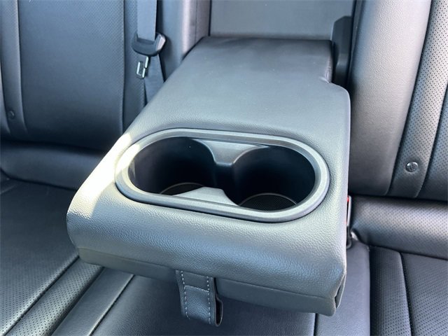 Used 2024 Hyundai Elantra Limited image 24