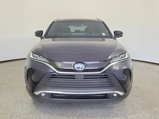 Used 2024 Toyota Venza XLE AWD/4WD image 3