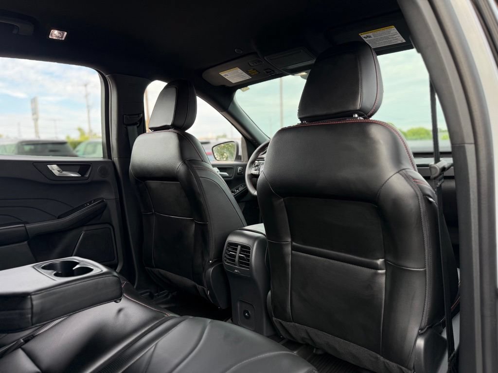 Used 2025 Ford Escape ST-Line Elite w/ Premium Technology Package AWD/4WD image 18