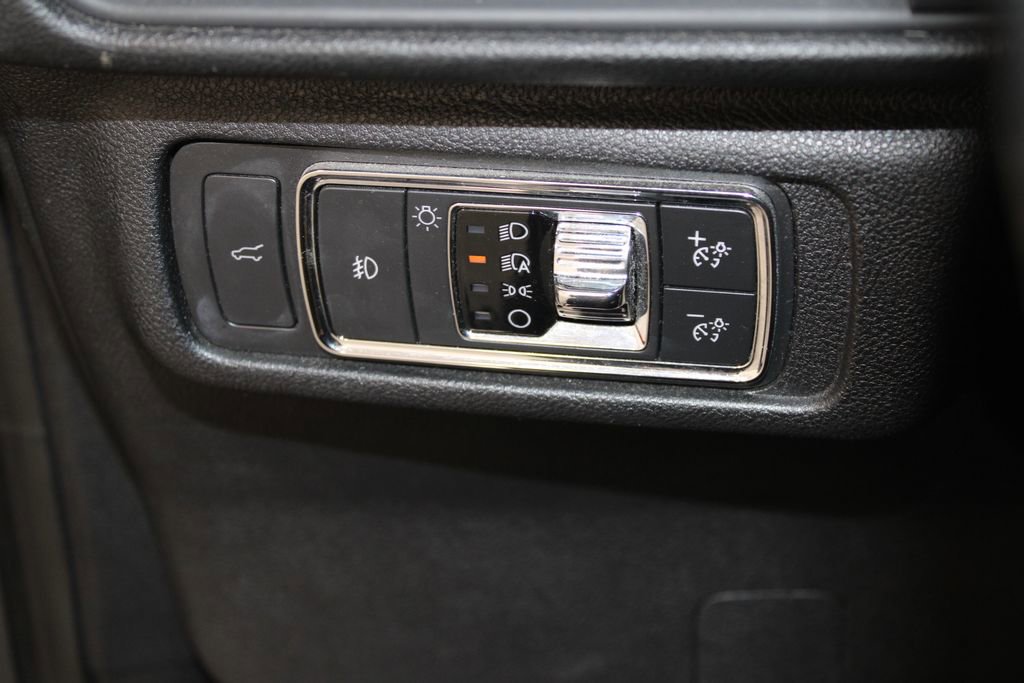 Used 2020 Lincoln Corsair Reserve image 43