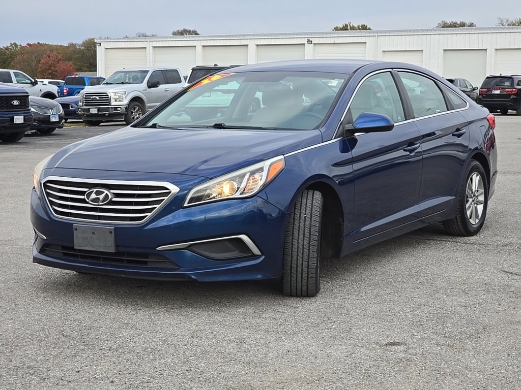 Used 2016 Hyundai Sonata SE image 3