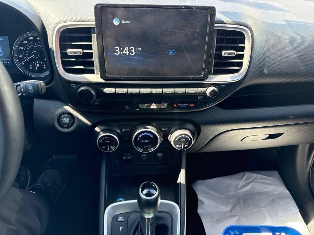 Used 2021 Hyundai Venue SEL w/ Premium Package FWD image 4
