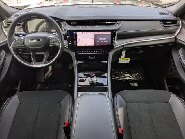 New 2026 Jeep Grand Cherokee Altitude image 16