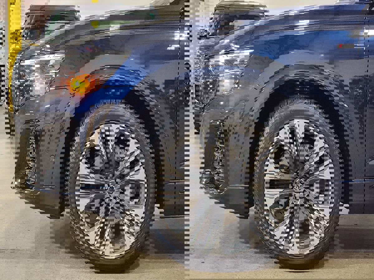 Used 2025 Audi Q8 Premium Plus image 5