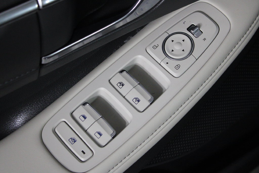 Certified 2023 Hyundai Sonata Limited FWD image 24
