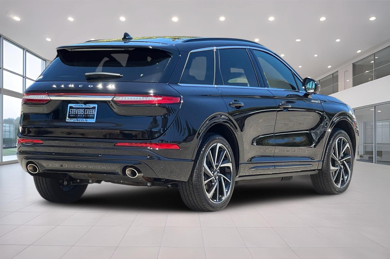 Certified 2025 Lincoln Corsair Grand Touring w/ Equipment Group 302A AWD/4WD image 4