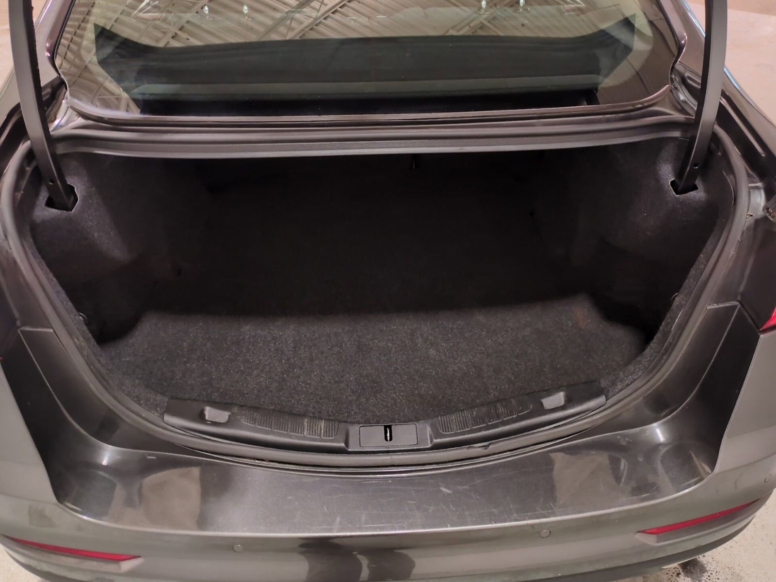 Used 2020 Ford Fusion SE image 13