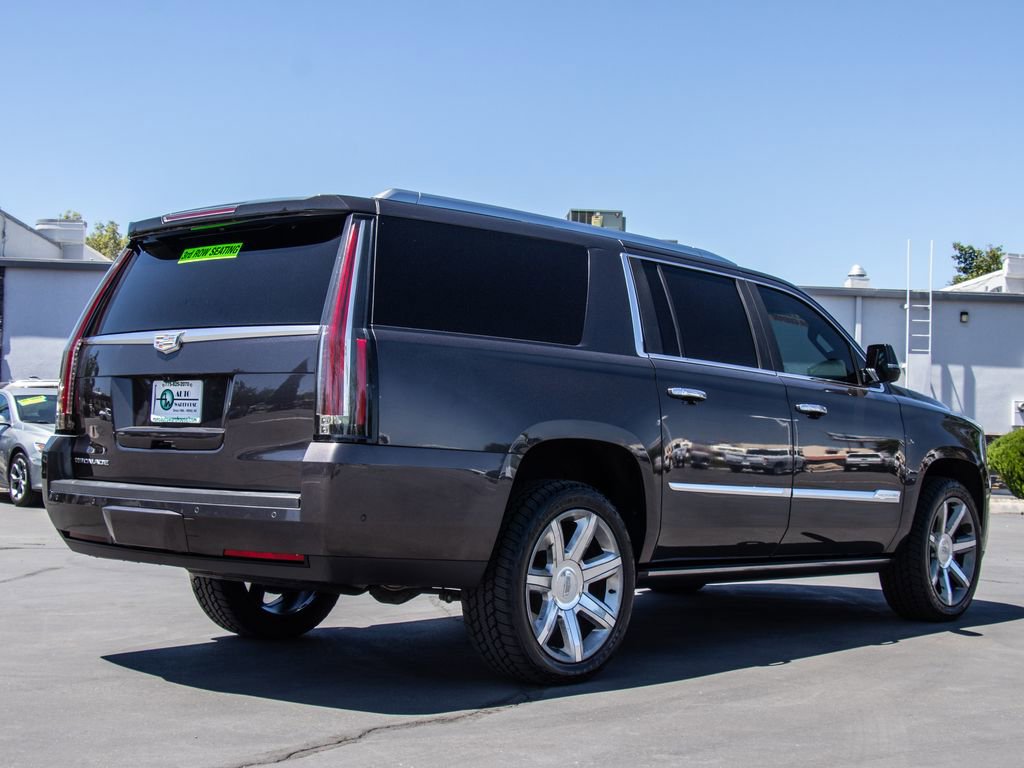 Used 2017 Cadillac Escalade ESV Premium Luxury AWD/4WD image 7