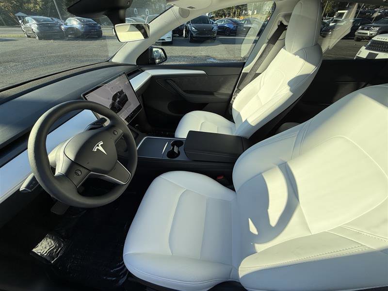 Used 2024 Tesla Model Y Long Range image 11