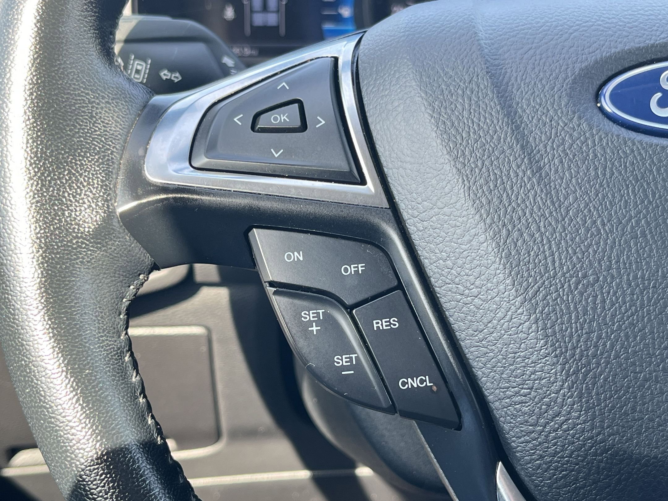 Used 2024 Ford Edge SEL image 17