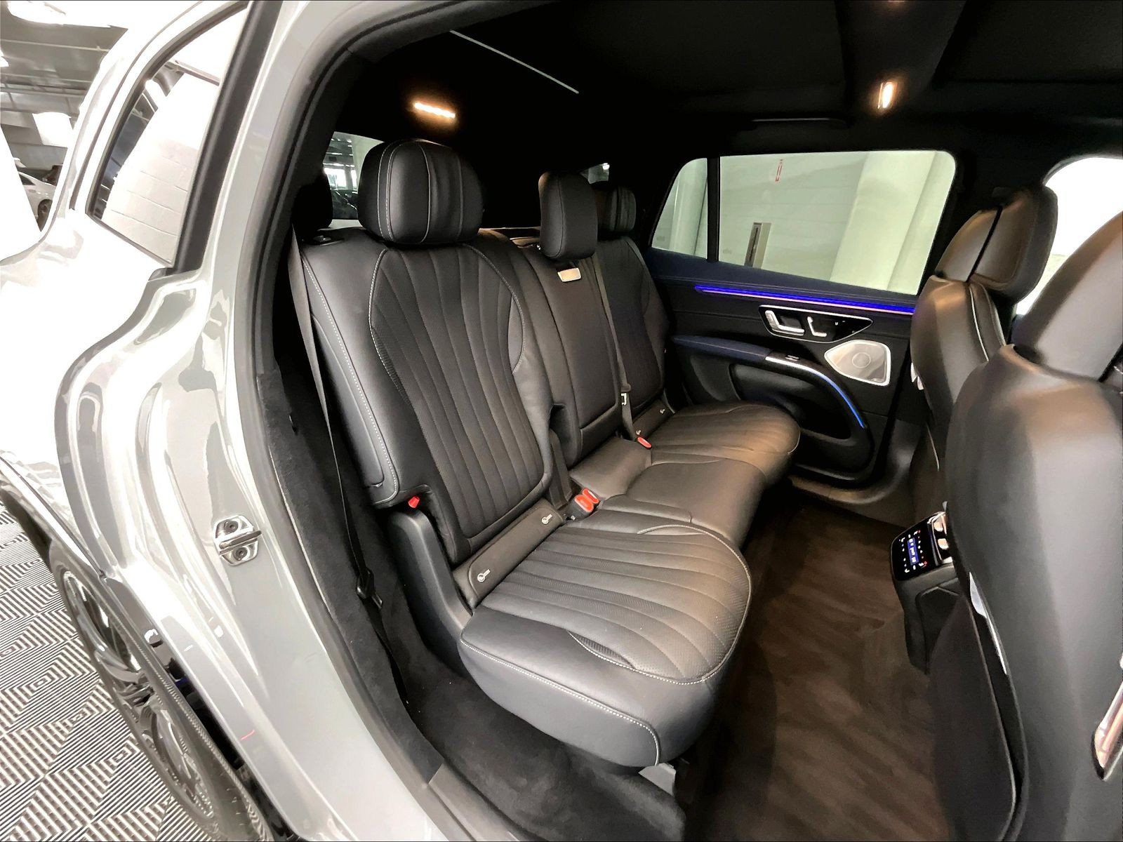 Used 2026 Mercedes-Benz EQS 400 4MATIC SUV image 16