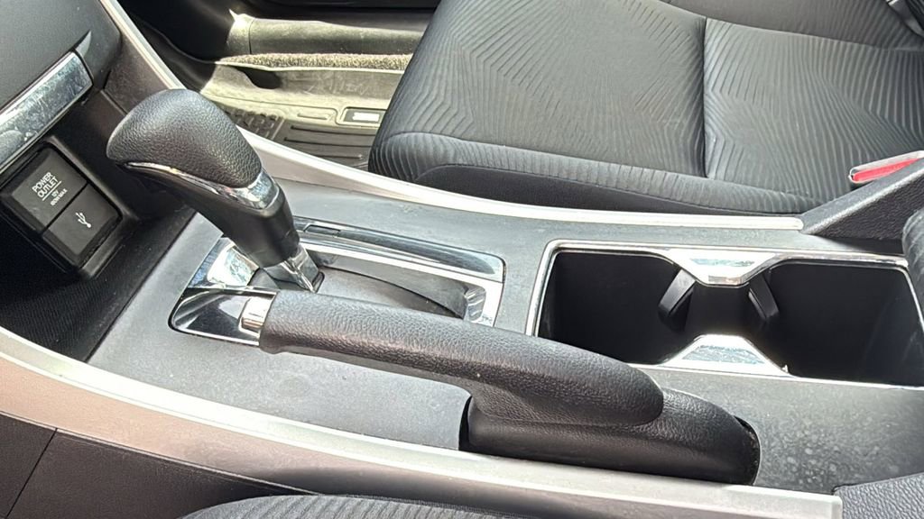 Used 2015 Honda Accord LX image 33