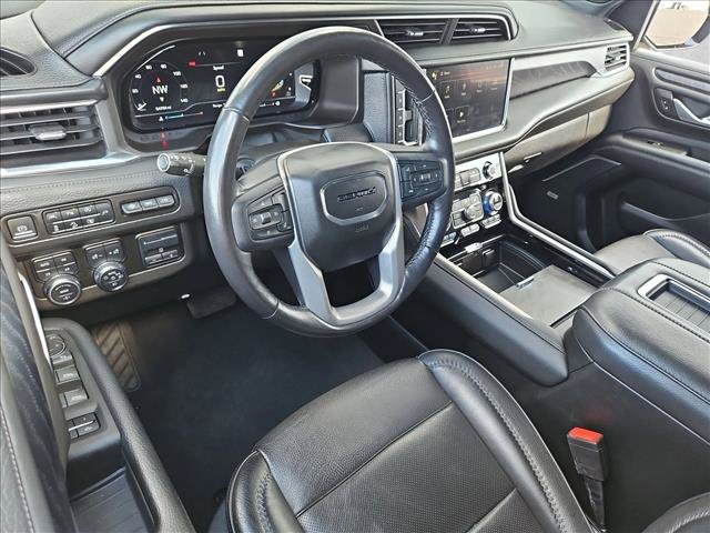 Used 2022 GMC Yukon Denali w/ Advanced Technology Package AWD/4WD image 10