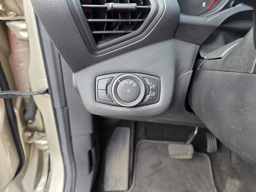 Used 2017 Ford Escape SE w/ SE Cold Weather Package image 13