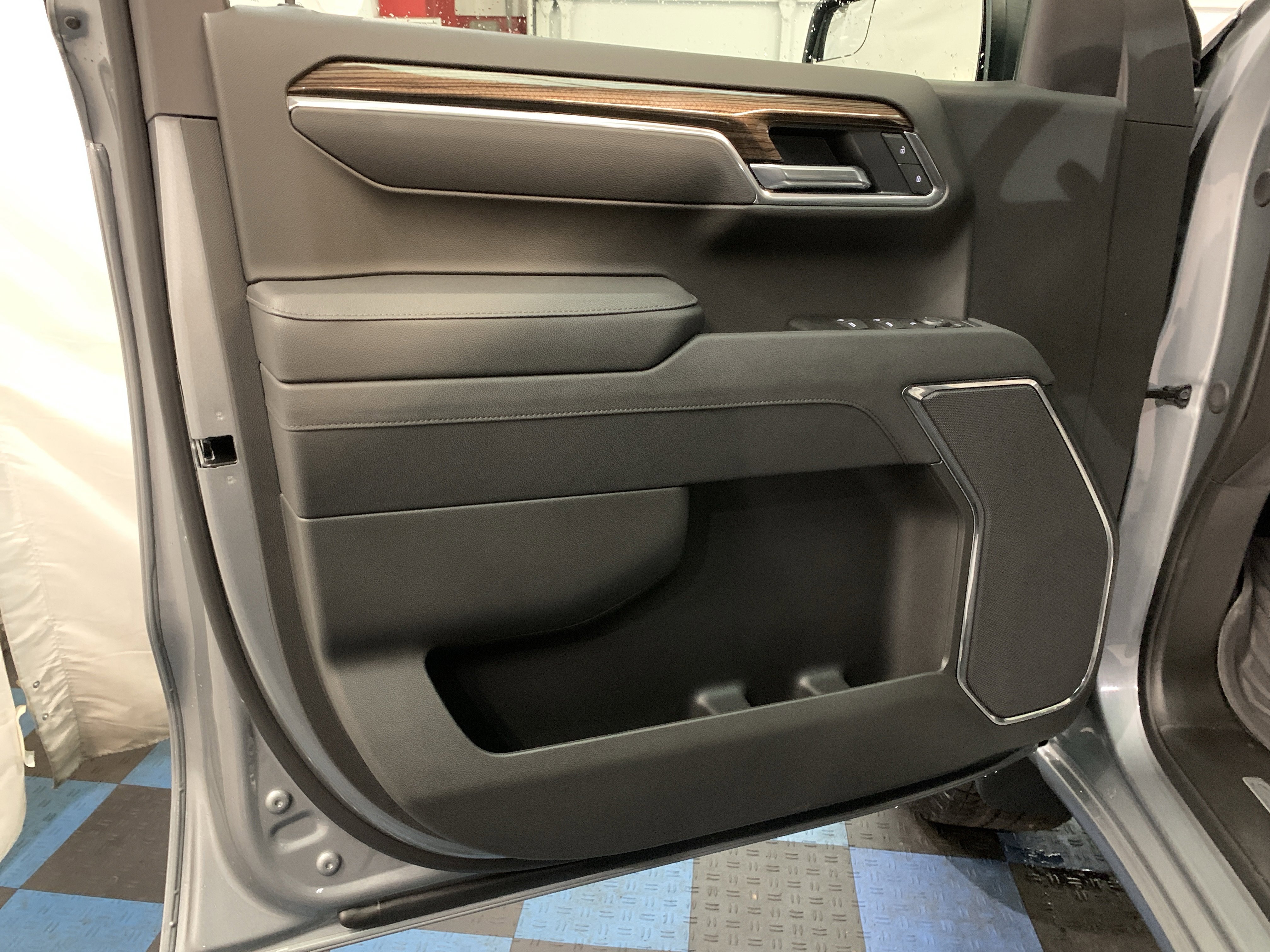 New 2026 Chevrolet Silverado 1500 LT Trail Boss w/ Dark Appearance Package image 9