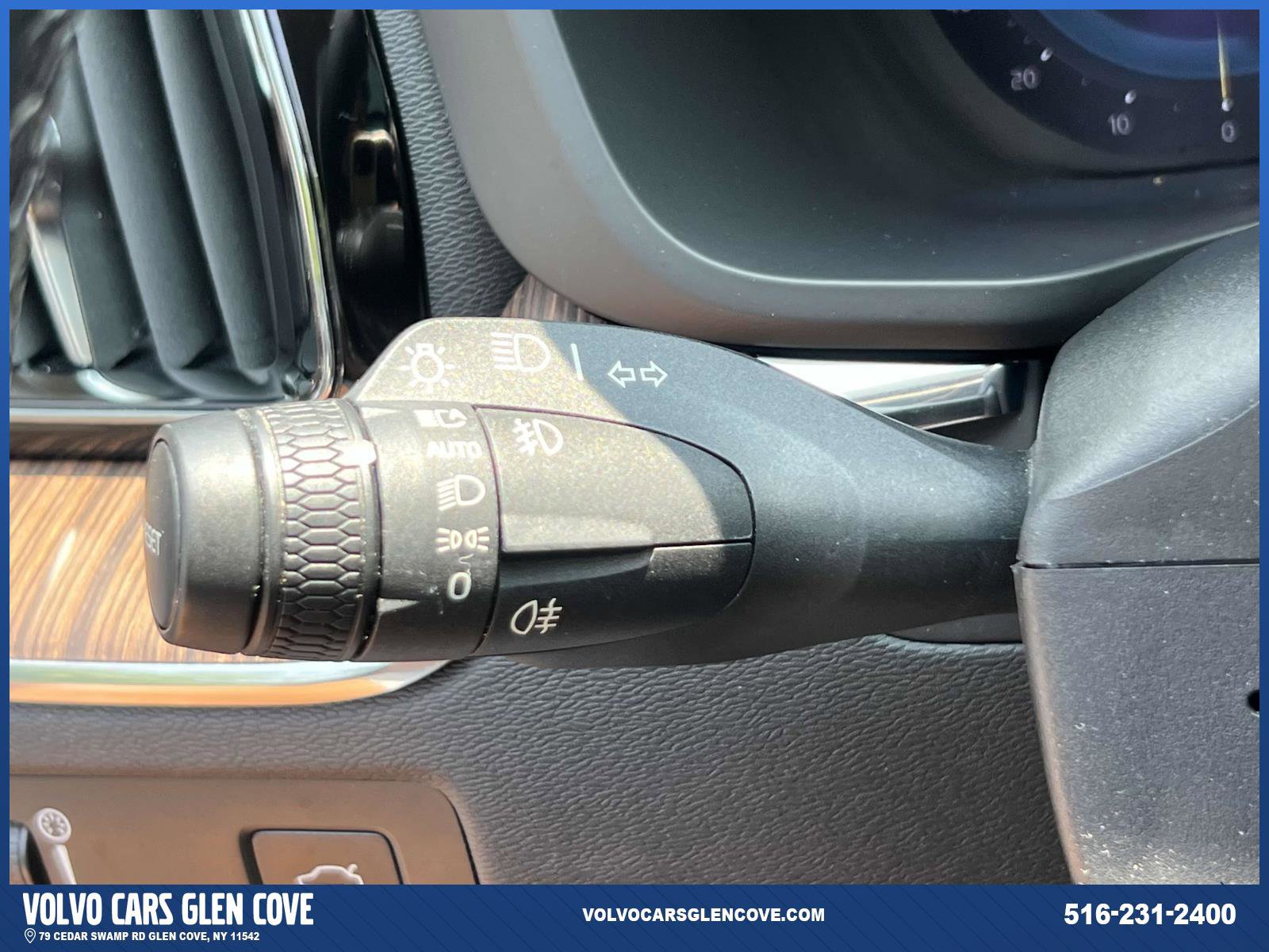 Certified 2022 Volvo XC60 B5 Momentum w/ Climate Package image 24