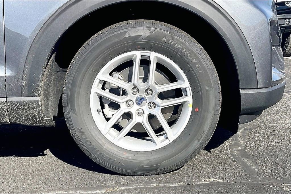 New 2026 Ford Explorer Active image 12