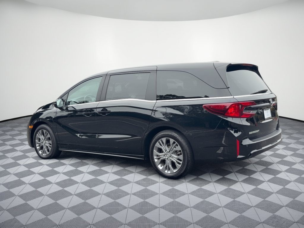 Certified 2025 Honda Odyssey Touring image 3