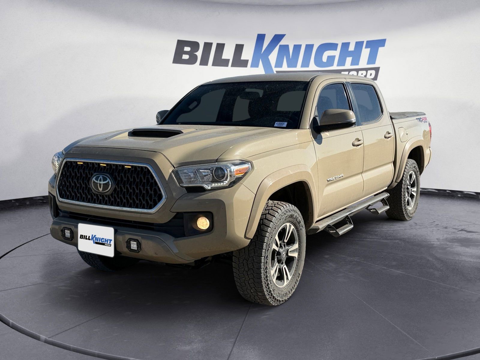 Used 2019 Toyota Tacoma TRD Sport image 1