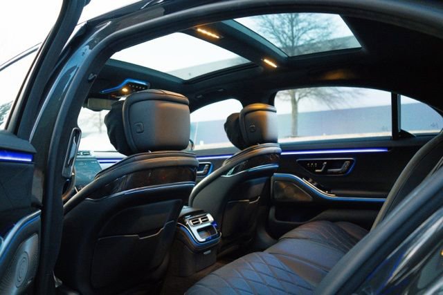 Used 2021 Mercedes-Benz S 580 4MATIC Sedan w/ AMG Line image 36