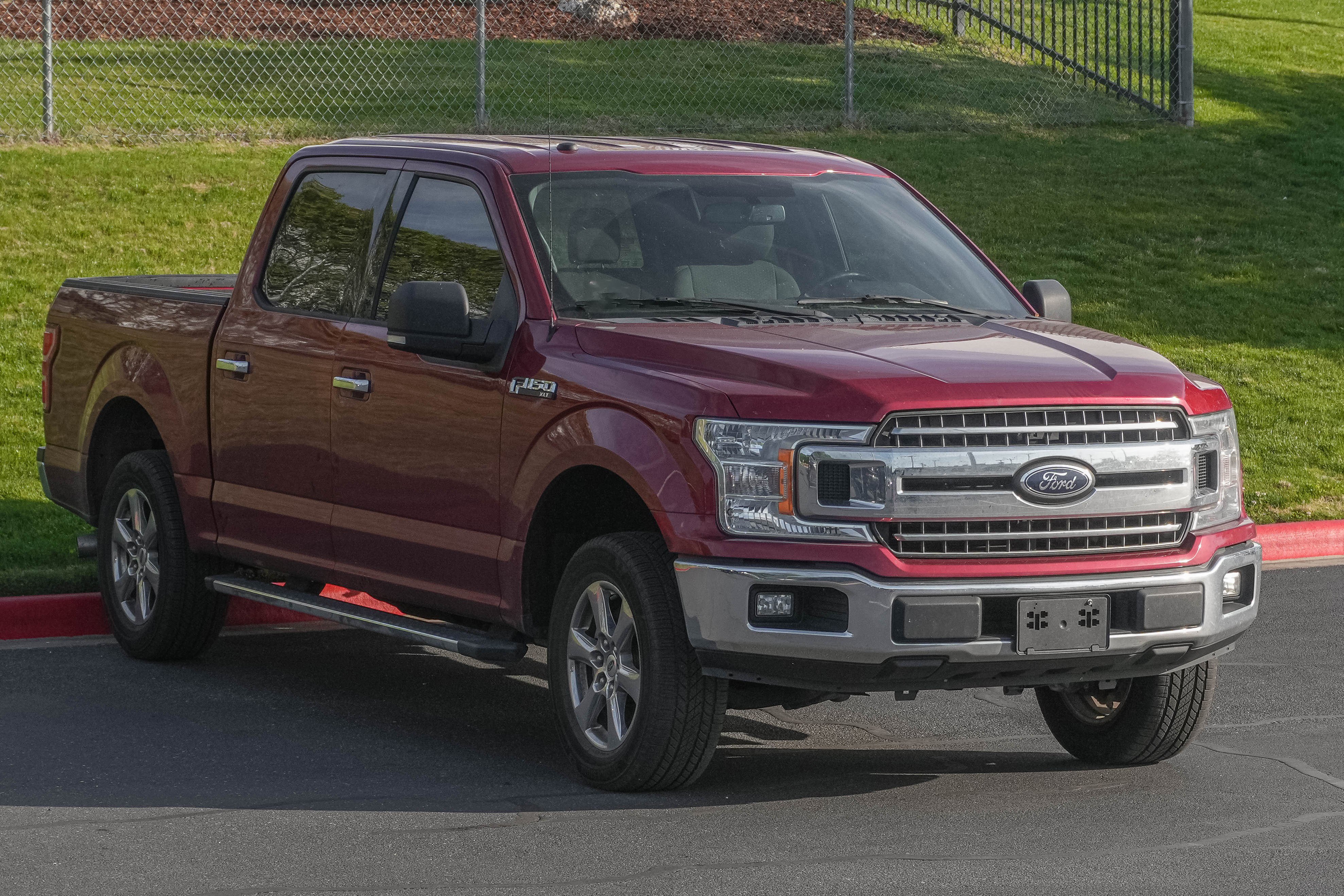 Used 2018 Ford F150 XLT w/ Equipment Group 302A Luxury image 2