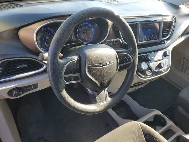 Used 2018 Chrysler Pacifica LX w/ Tire & Wheel Group image 17