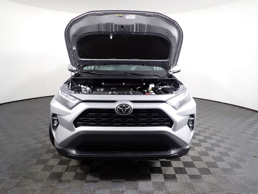 Used 2023 Toyota RAV4 XLE Premium image 8