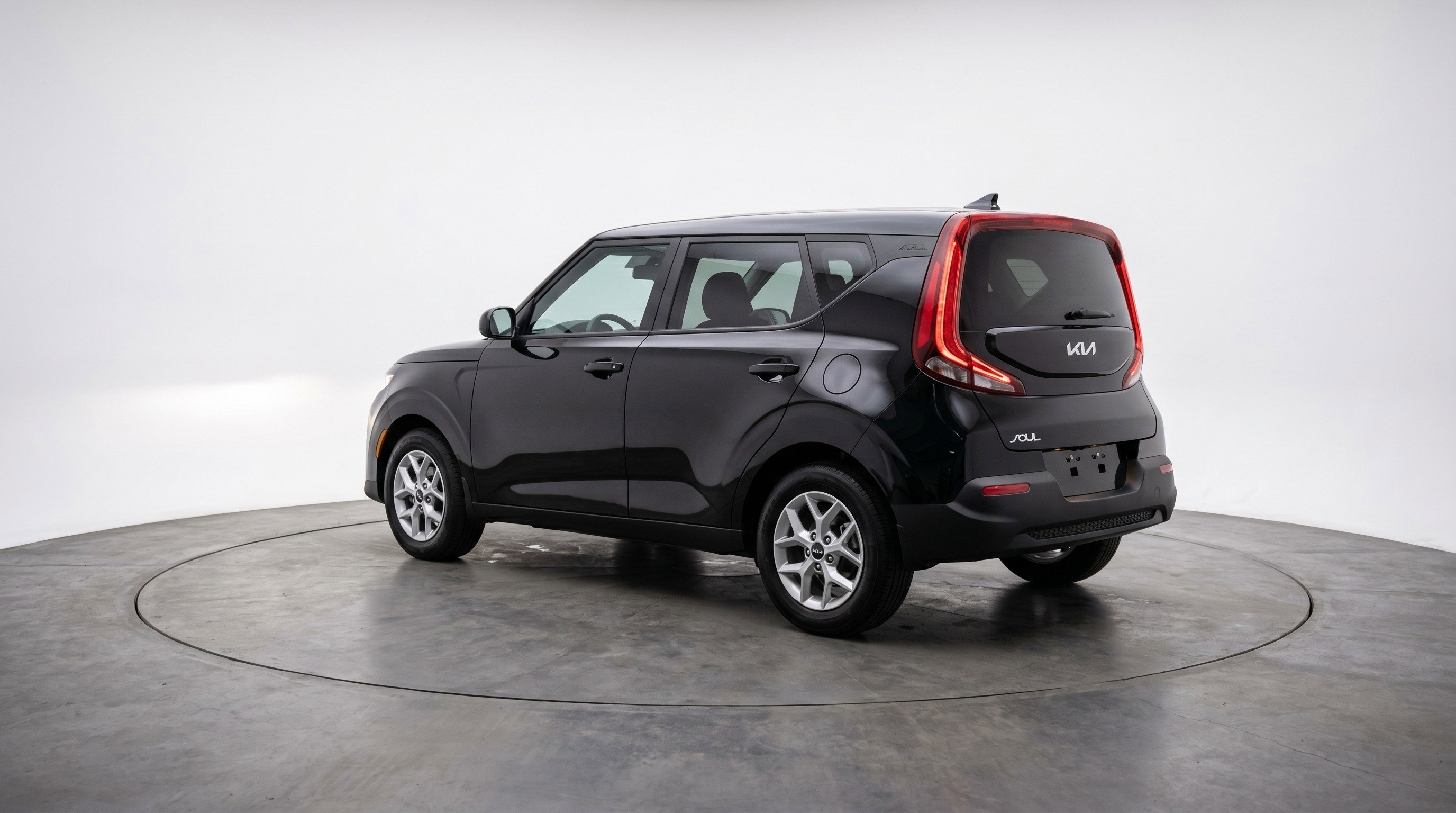 Used 2025 Kia Soul LX FWD image 6