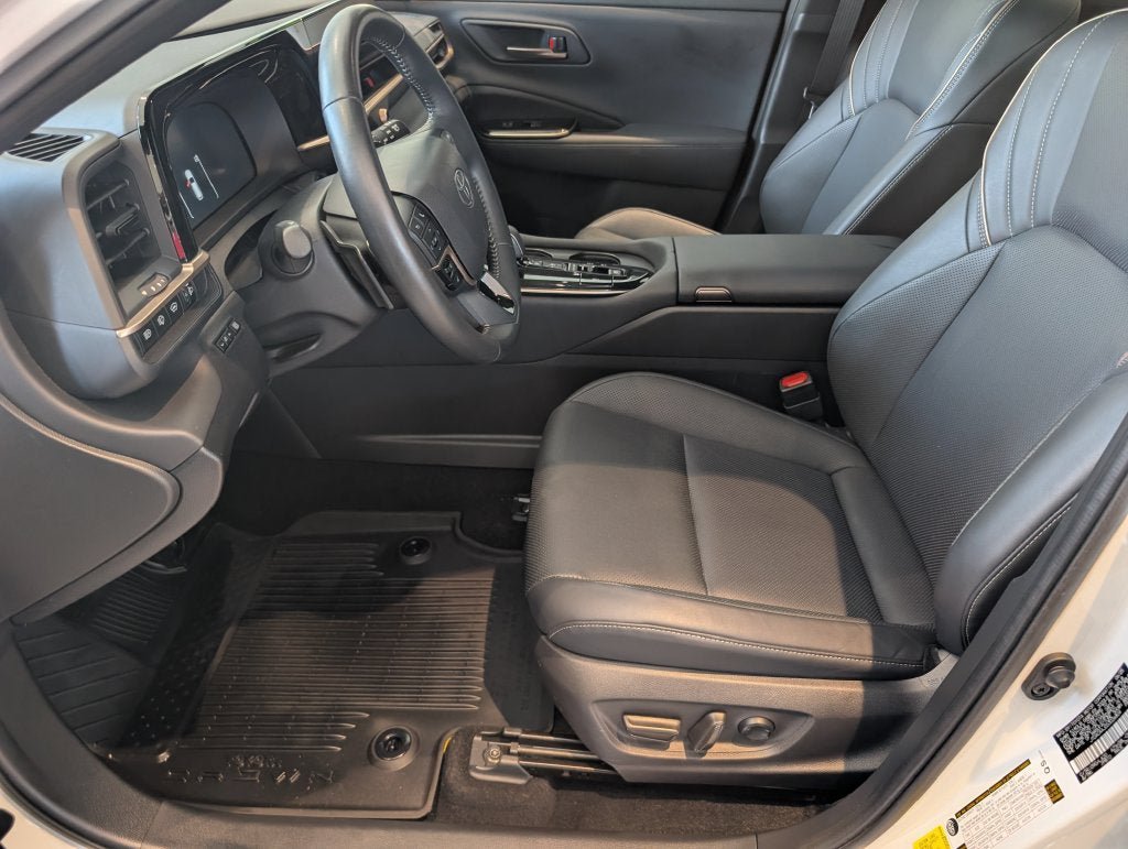Certified 2025 Toyota Crown Signia AWD/4WD image 12
