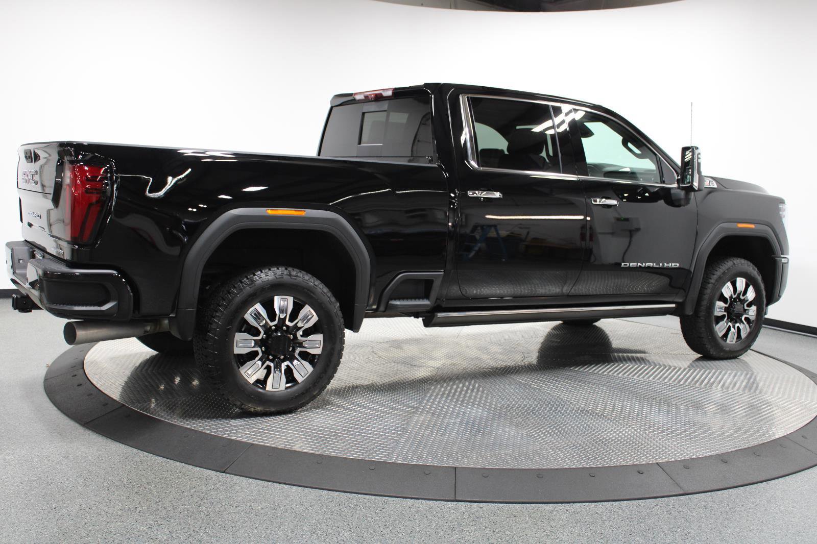 New 2026 GMC Sierra 2500 Denali w/ Denali Reserve Package image 10