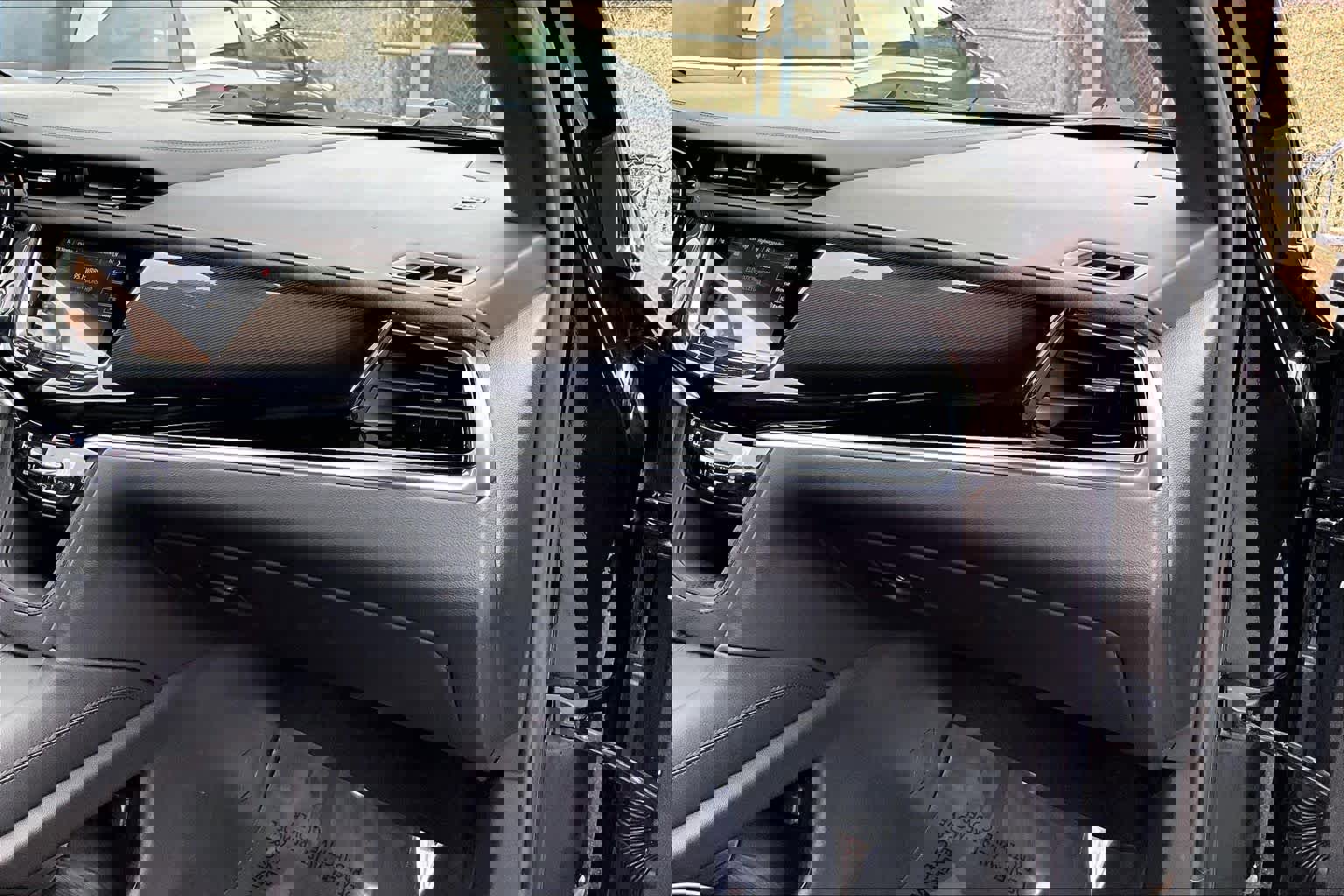 Used 2024 Cadillac XT6 Sport w/ Platinum Package image 19