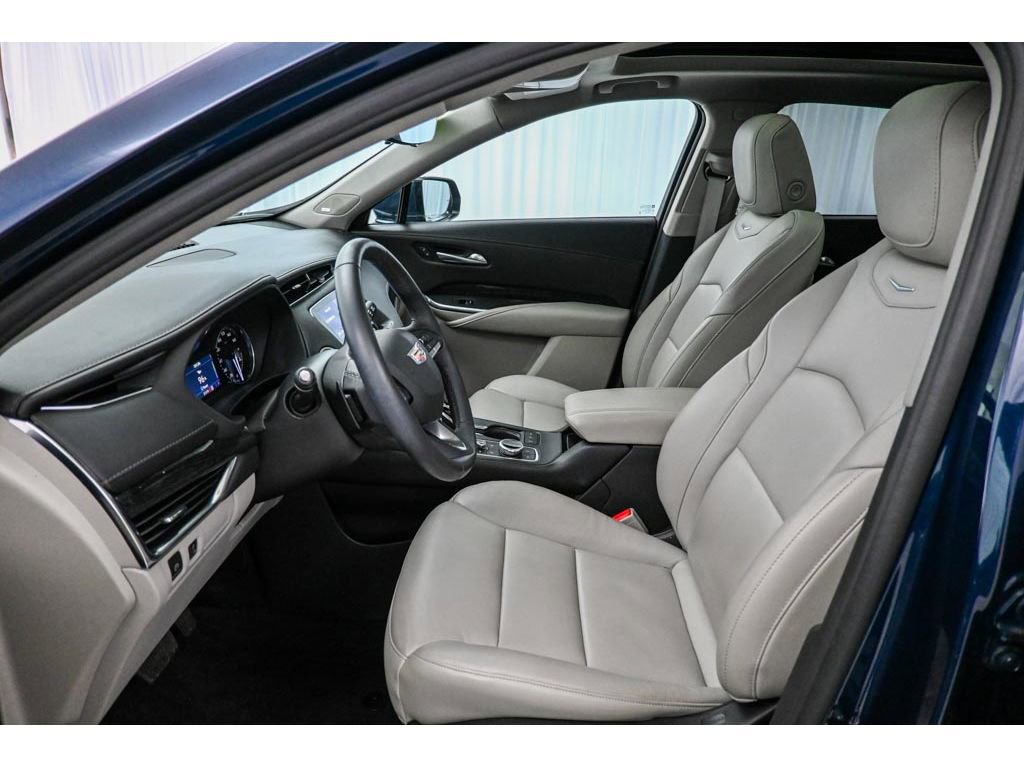 Certified 2022 Cadillac XT4 Premium Luxury w/ Enhanced Visibility Package AWD/4WD image 36