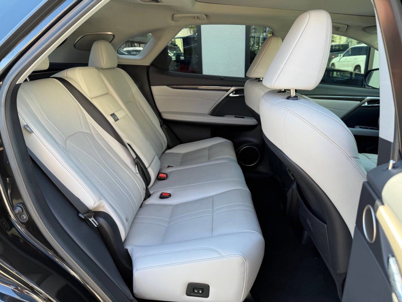 Used 2020 Lexus RX 450h AWD w/ Luxury Package image 30