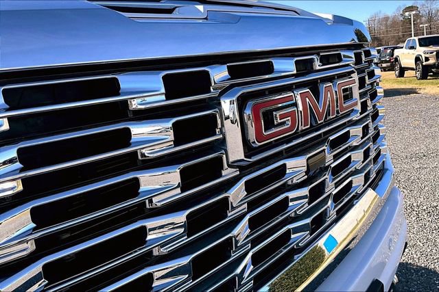Used 2025 GMC Sierra 3500 Denali w/ Denali Reserve Package image 32