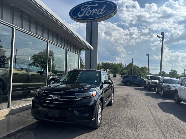 Used 2023 Ford Explorer XLT AWD/4WD image 1