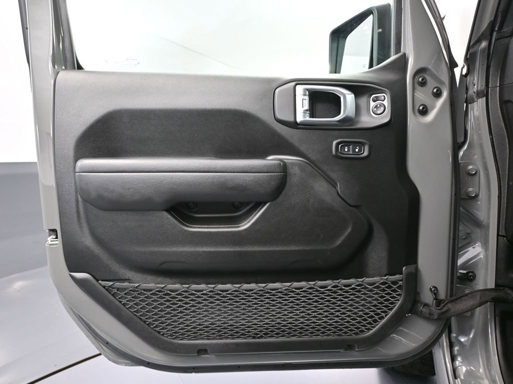 Used 2022 Jeep Gladiator Mojave w/ Auxiliary Switch Group image 19